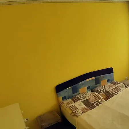 Apartment Negyedik Emelet Apartman *