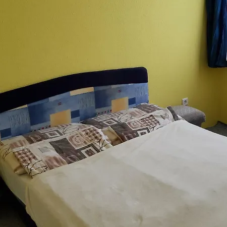 Negyedik Emelet Apartman